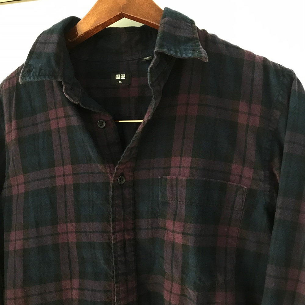 UNIQLO Navy and Dark Purple Men's Flannel - Picture 4 of 5